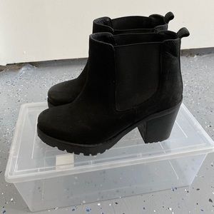 Topshop ankle boots in black size 6